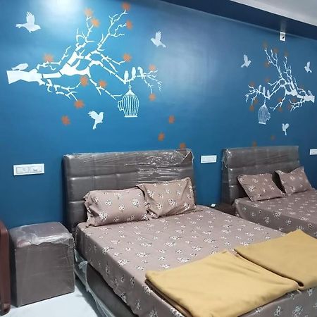 Honest Deluxe Room Garudeshwar Buitenkant foto