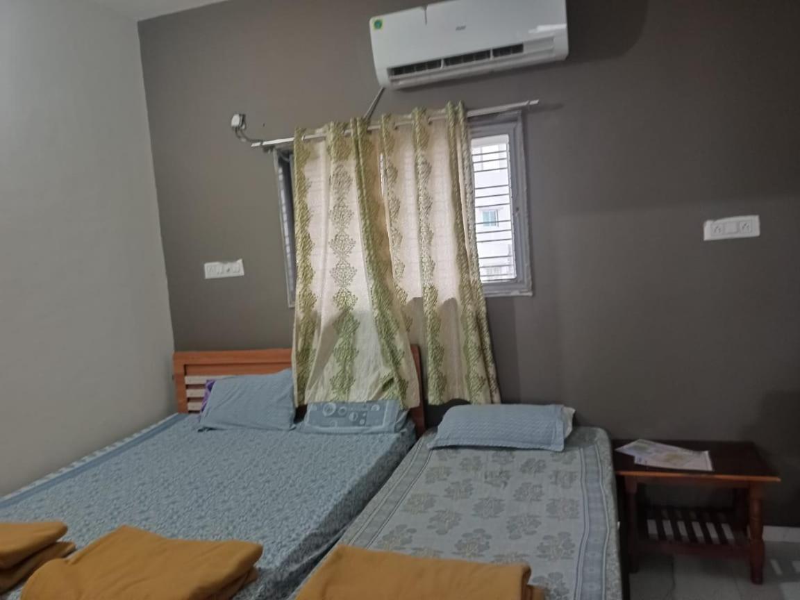 Honest Deluxe Room Garudeshwar Buitenkant foto