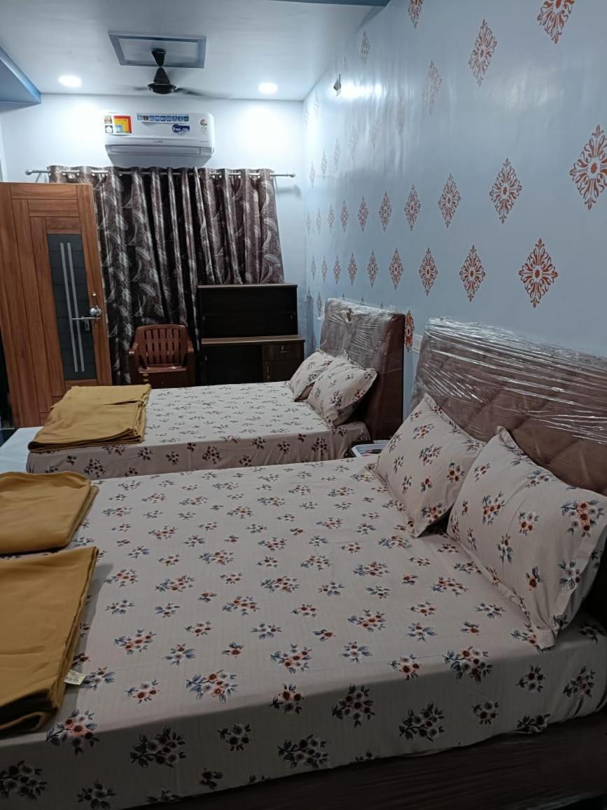 Honest Deluxe Room Garudeshwar Buitenkant foto